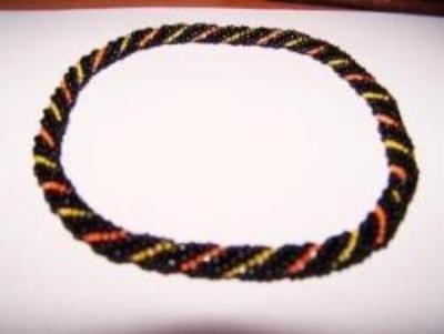 gehäkelt, Rocalli, rot, schwarz, gelb