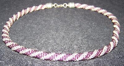 gehäkelt, Rocalli, brombeer, silber